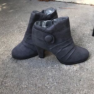 Rampage Gray Ankle Boots Size 7